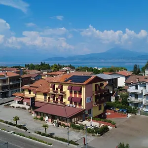 Primavera Hotel