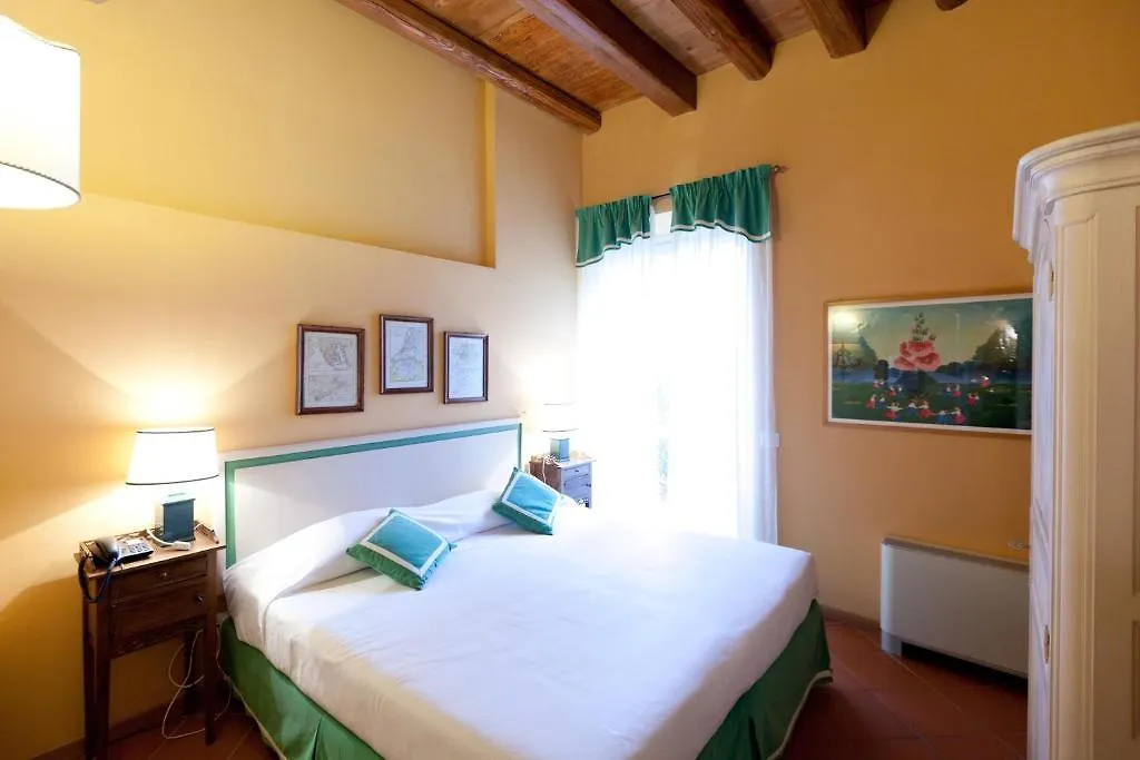 Relais Corte Paradiso Peschiera del Garda 0*,